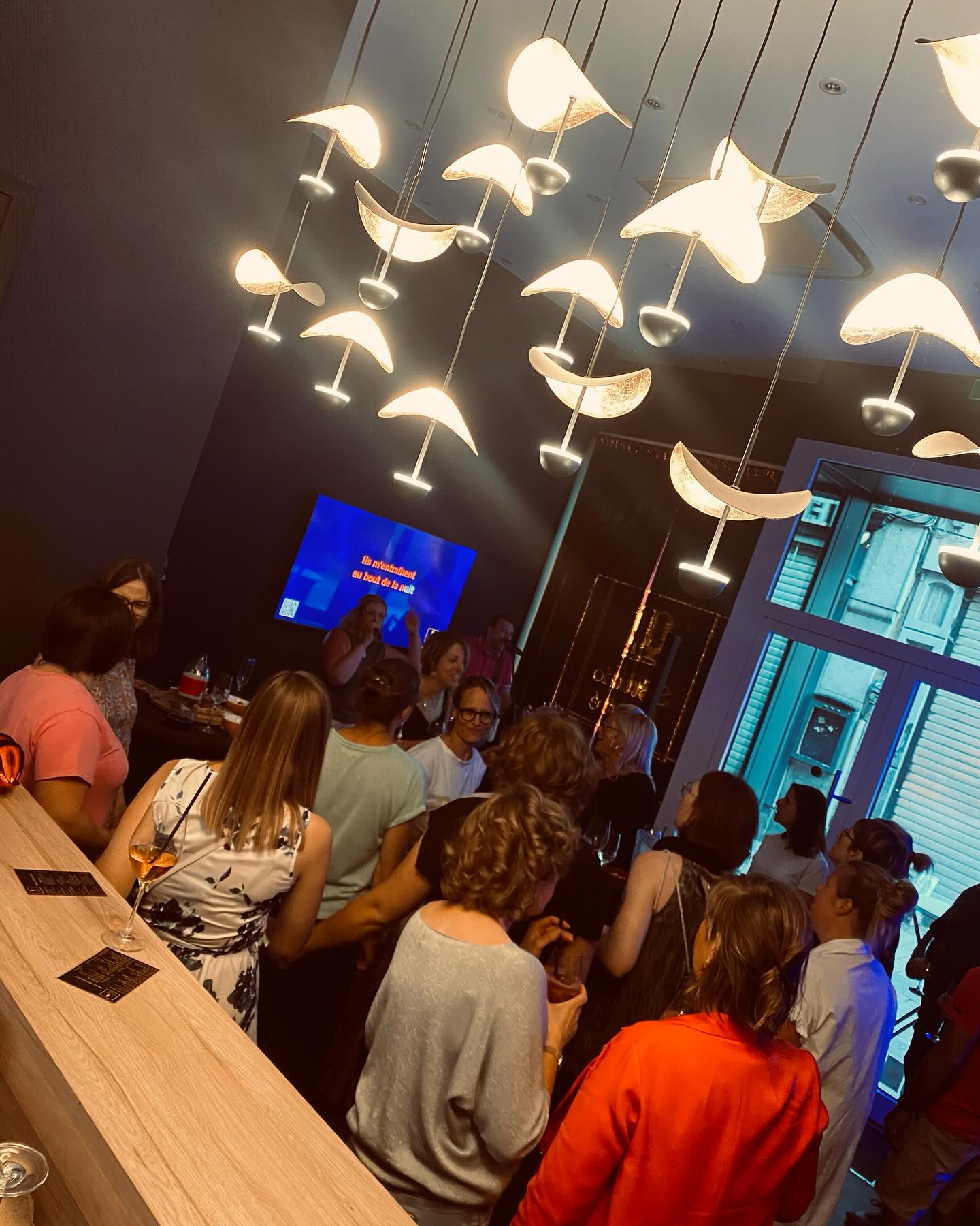 Anniversaire privatisation Studio Carré Liège — groupe festif Anniversaire privatisation Studio Carré Liège — groupe festif